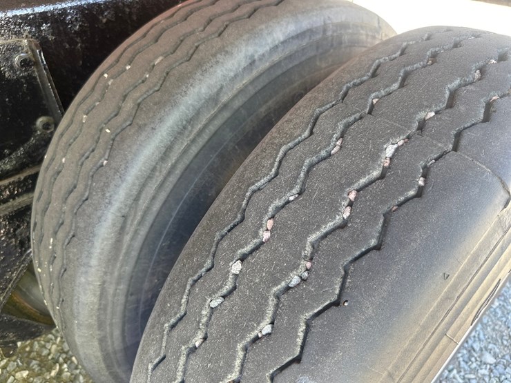 2012-international-7600-image-73