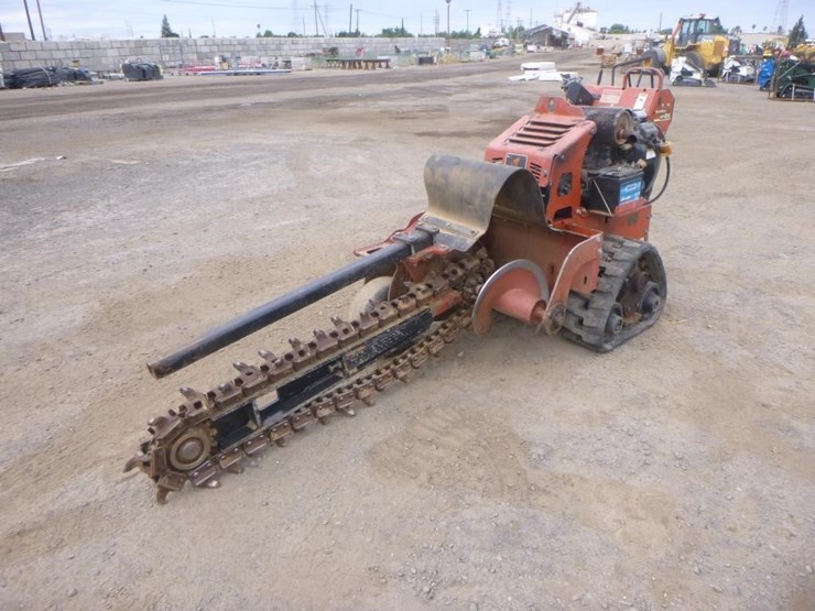 2011-ditch-witch-rt24-image-1