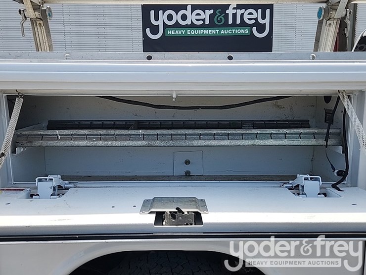 2018-chevrolet-silverado-3500hd-image-25