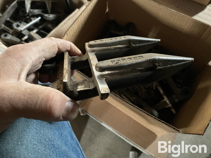 macdon-sickle-guards-image-12