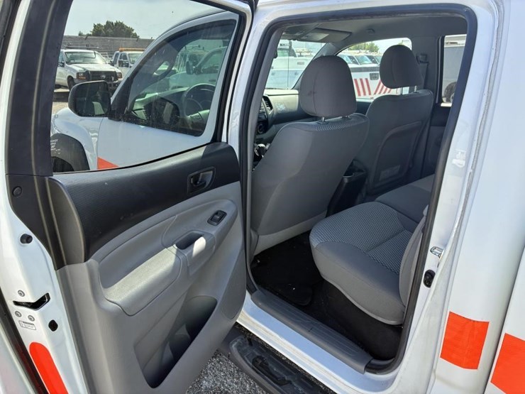 2014-chevrolet-tahoe-image-31