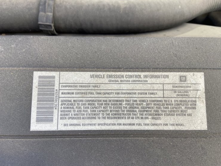 2005-chevrolet-silverado-2500hd-image-36