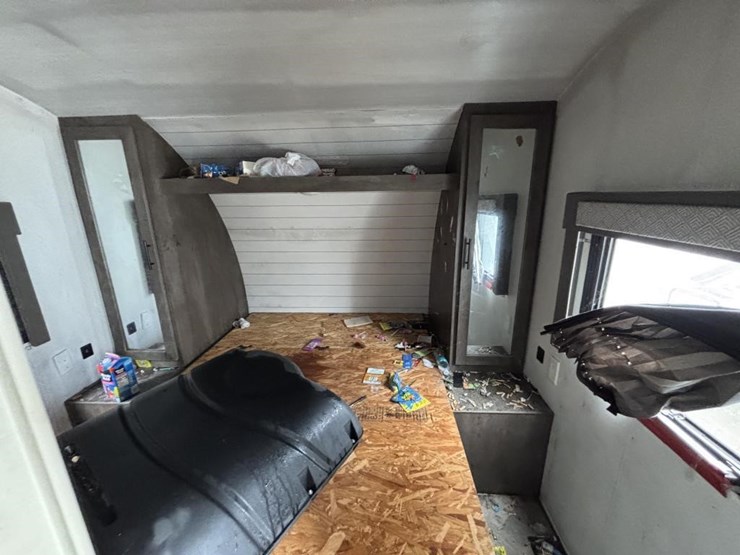 2020-wildwood-wdt282qbxl-ca-travel-trailer-image-33