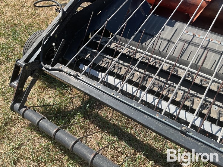 international-810-13-image-13