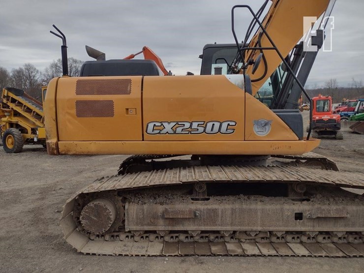 2015-case-cx250c-image-32