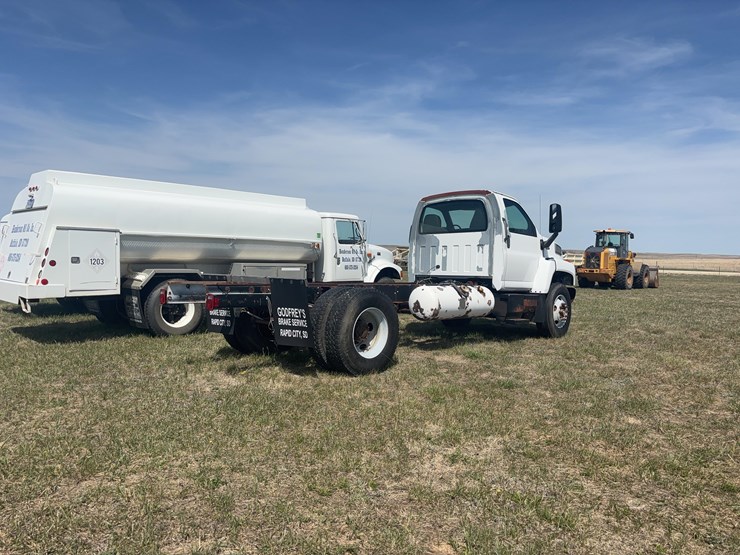 2006-gmc-7500-image-5