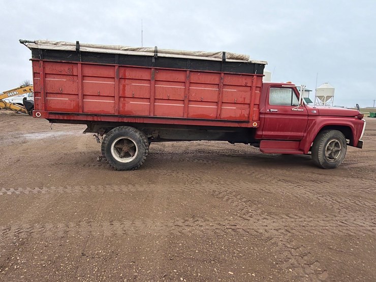 ford-f700-image-7