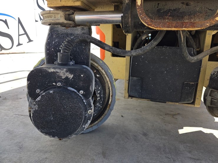 2017-jlg-1930es-image-21