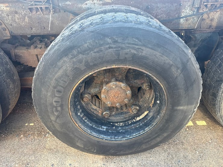 1996-ford-l9000-image-99