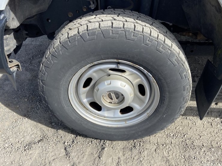 2015-ford-f250-xl-image-28