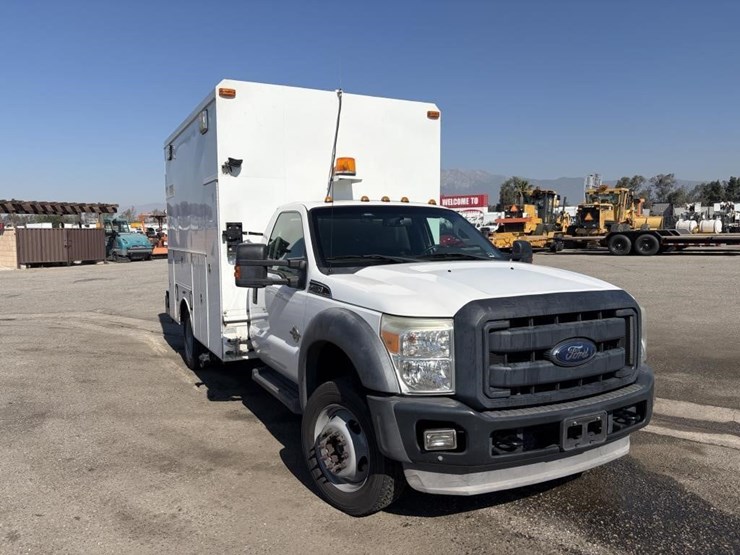2012-ford-f550-image-2
