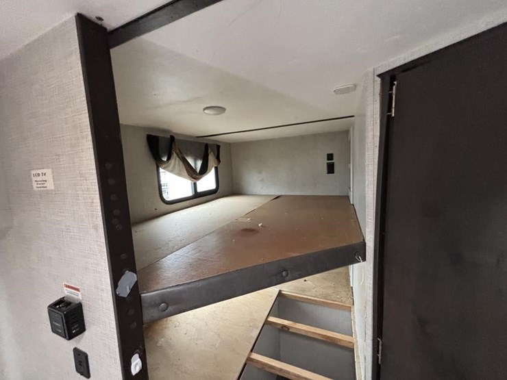 2020-bullet-bl2200bh20-travel-trailer-image-31