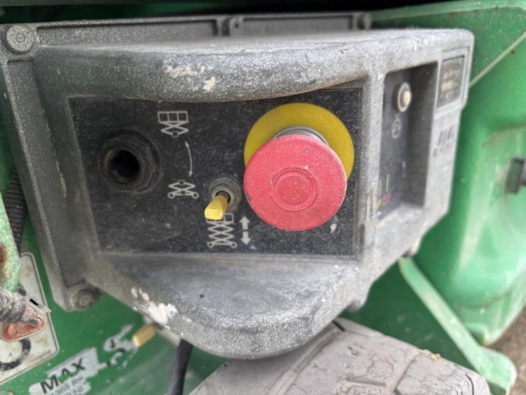 2005-jlg-1930es-image-12