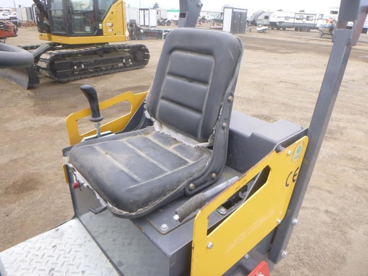 2024-sdlool-tr1000-tandem-vibratory-roller-image-17