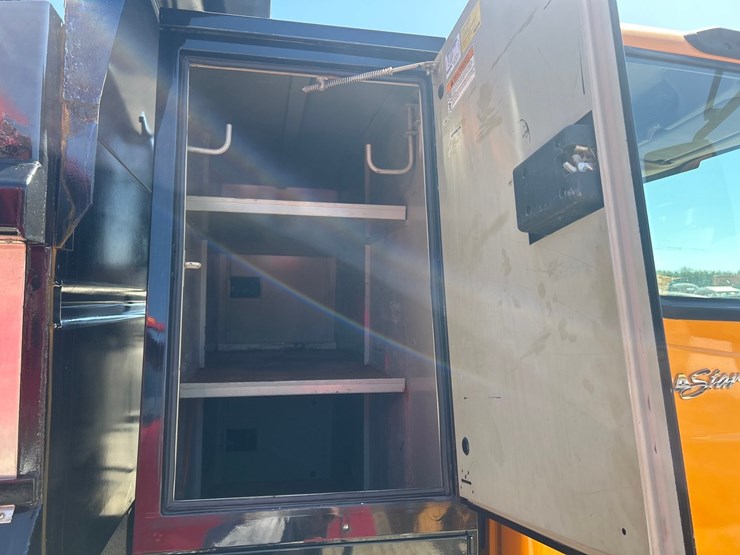 2013-international-durastar-4300-image-18