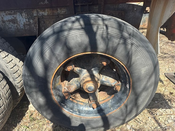 1996-ford-l9000-image-93