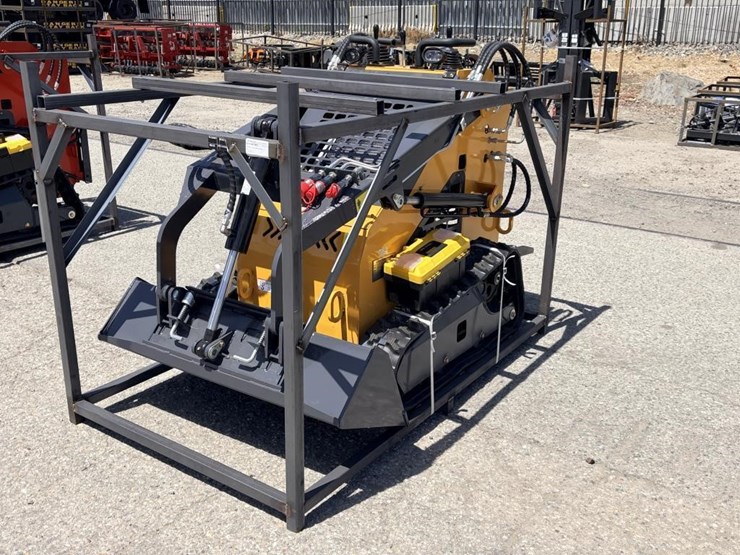 2026-zjg-zj-380-skid-steer-loader-image-1