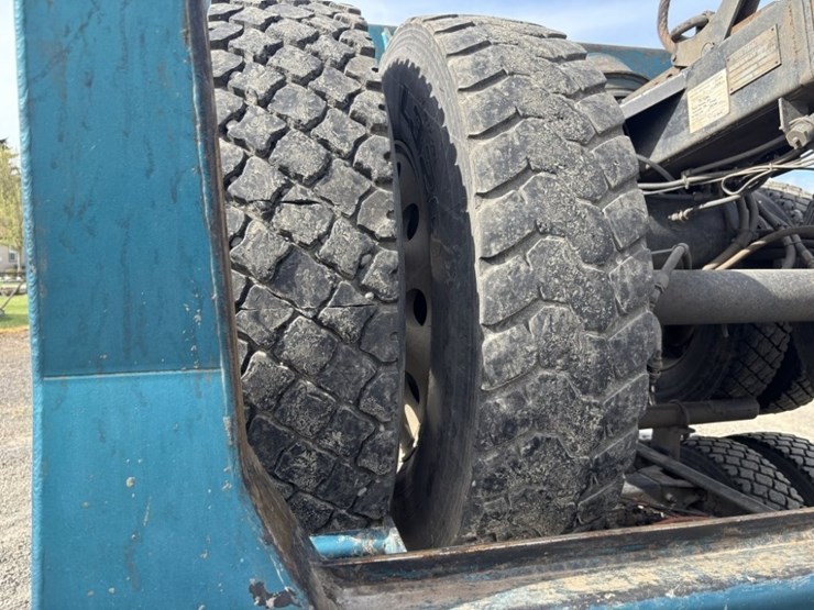 2018-peterbilt-367-image-41