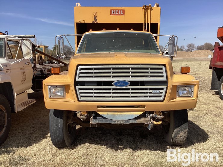 1990-ford-f800-image-2