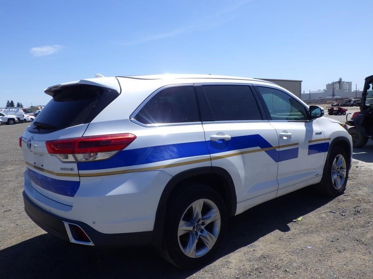 2017-toyota-highlander-image-3