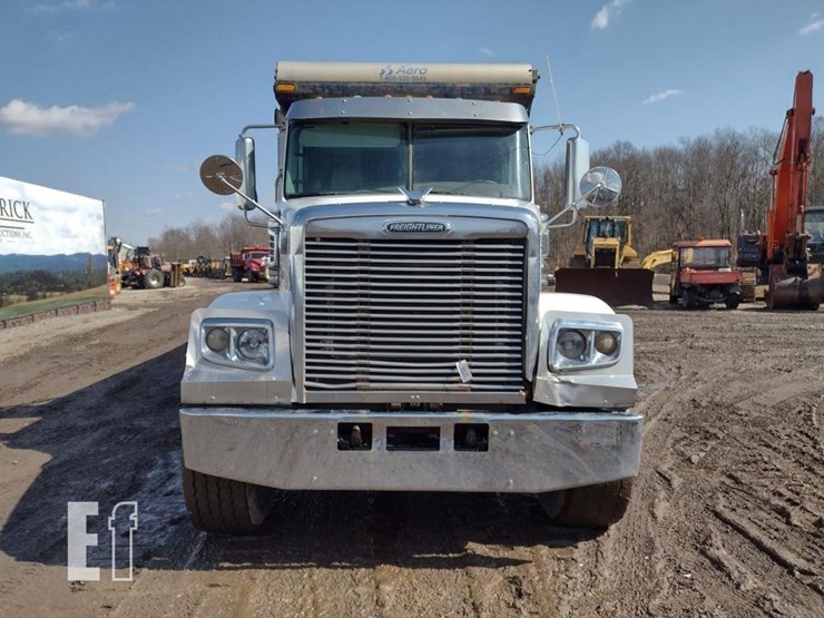 2012-freightliner-122sd-image-2