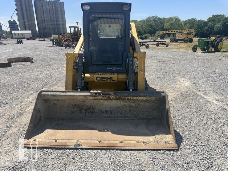 2019-gehl-vt320-image-2