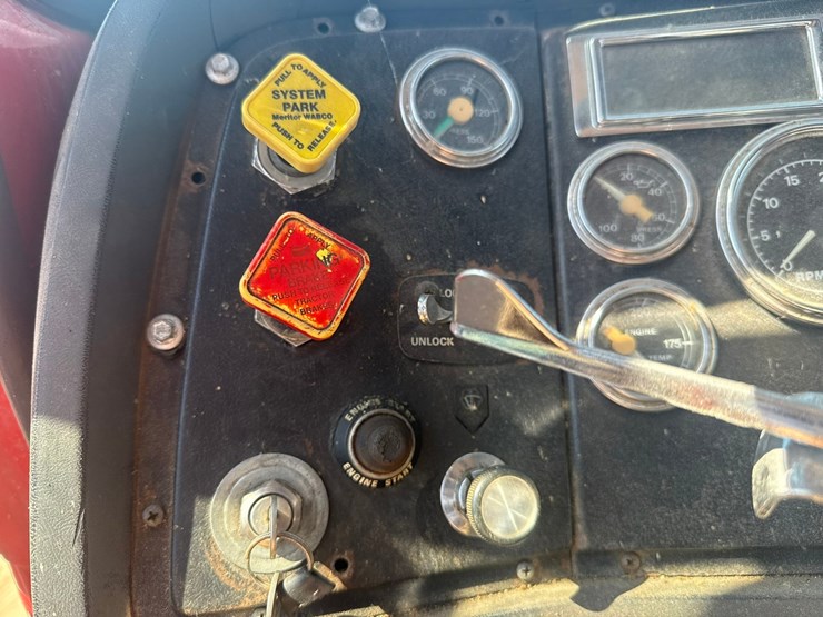 1996-ford-l9000-image-79