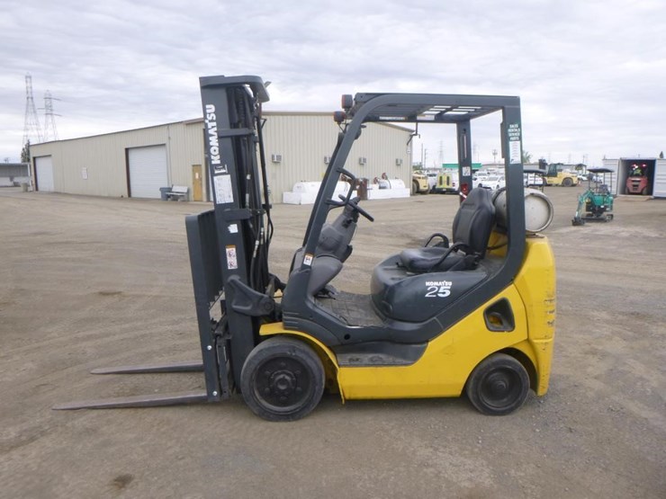 komatsu-fg25st-16-image-5