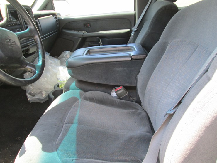 2001-chevrolet-3500-image-31