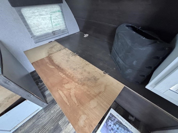 2020-bullet-bl1700bh20-travel-trailer-image-24