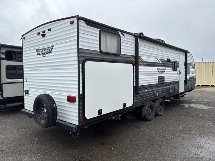 2020-wildwood-wdt282qbxl-ca-travel-trailer-image-3