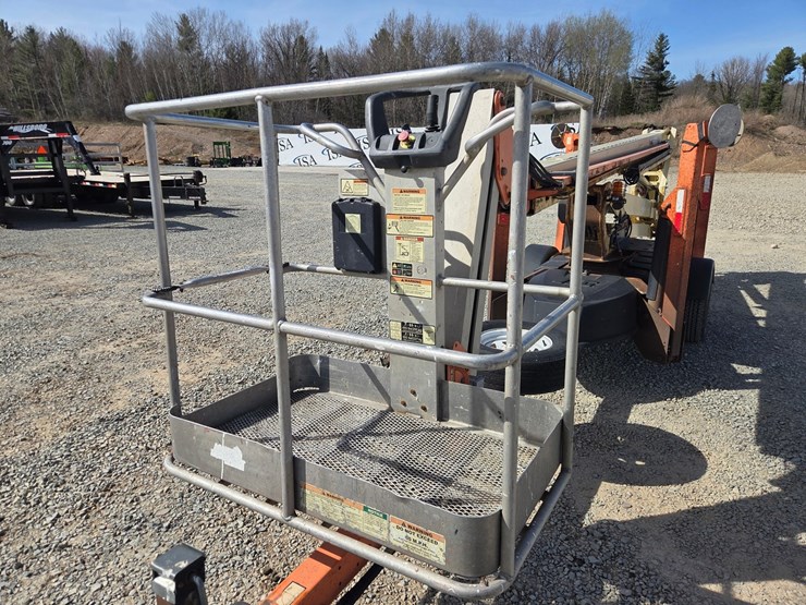 2010-jlg-t500j-image-12