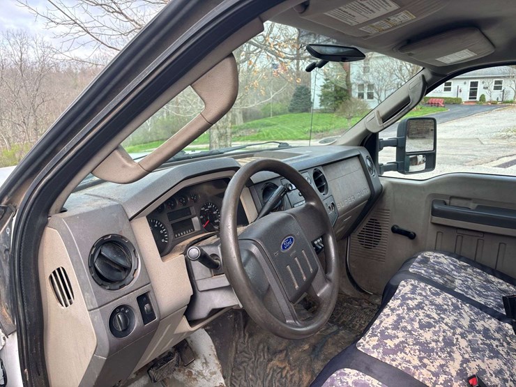 2008-ford-f550-image-21