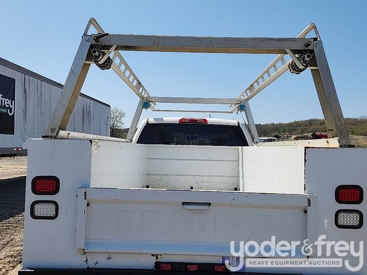 2016-chevrolet-silverado-3500hd-image-16