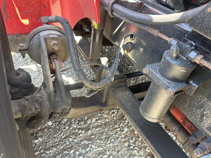 2004-massey-ferguson-8-image-53