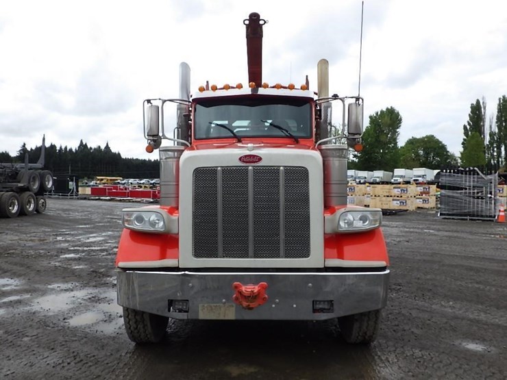 2016-peterbilt-3-axle-logging-truck-image-2