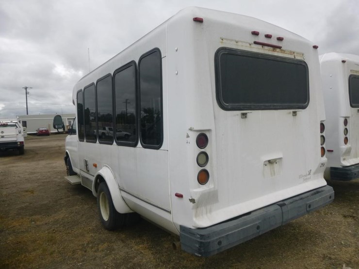 2009-chevrolet-3500-image-5