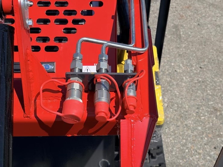 2026-agt-ysrt14-skid-steer-loader-image-7