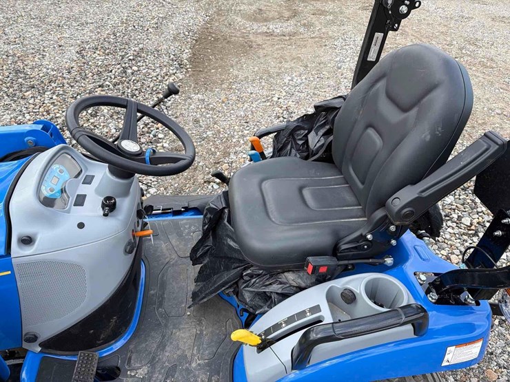 new-holland-workmaster-25s-image-8