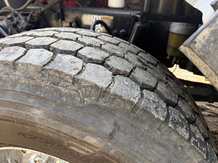 2015-peterbilt-579-image-86