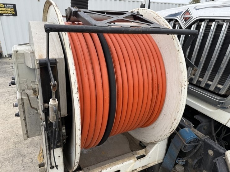 2012-international-7600-image-12