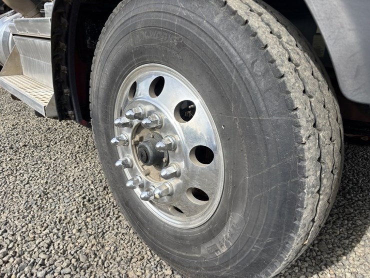 2019-kenworth-t880-image-16