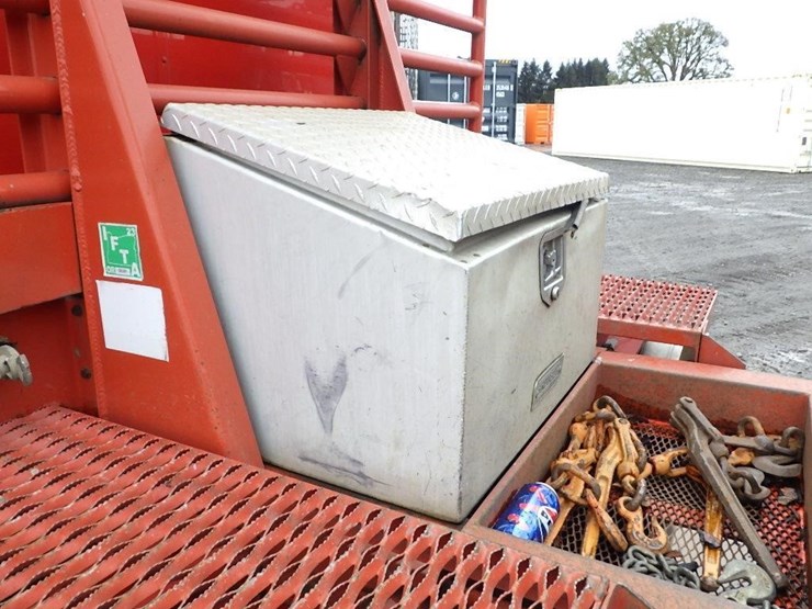 2016-peterbilt-3-axle-logging-truck-image-45