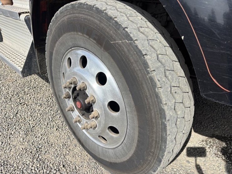 2013-kenworth-t800-image-14