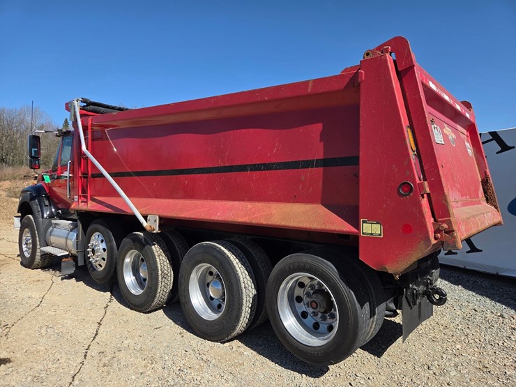 2012-international-7600-image-3