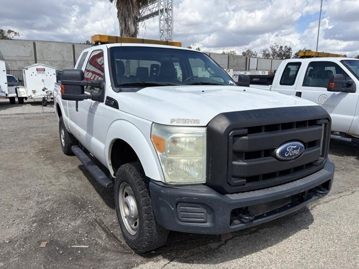 2011-ford-f250-image-2