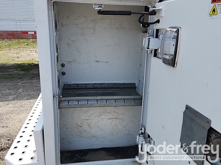 2018-chevrolet-silverado-3500hd-image-24