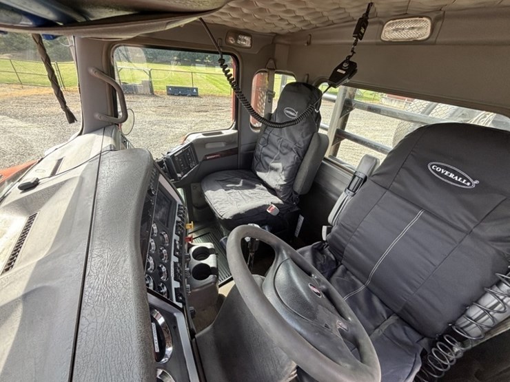 2013-kenworth-t800-image-30