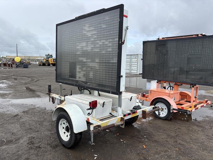 2006-ver-mac-cms-1584-towable-message-board-image-4