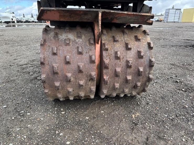 rammax-tandem-vibratory-trench-roller-image-8